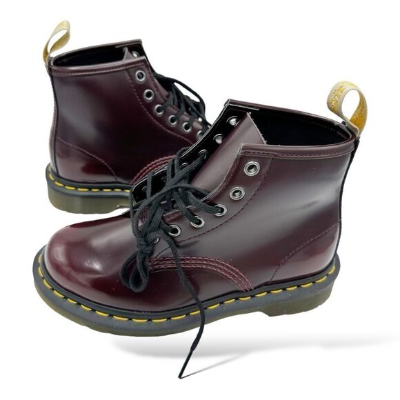 Dr‎ Martens Cherry Red Vegan 101 Mid Boots Sz Men’s 4 Women’s 5 New - Picture 2 of 16